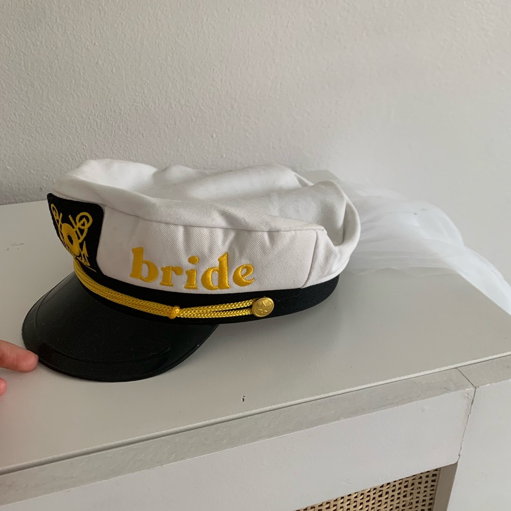 Bride captain hat with veil